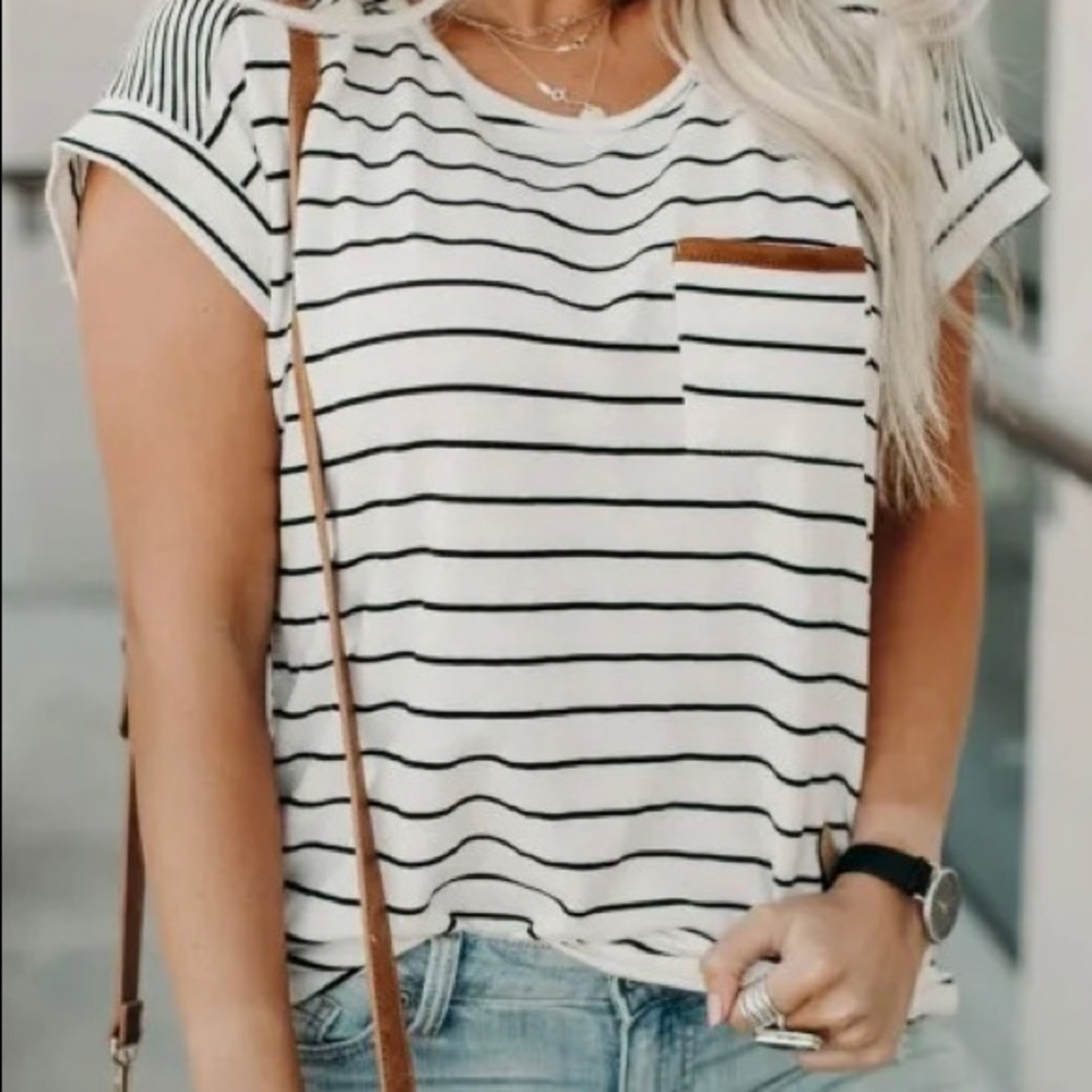 White striped tee w peach pocket
